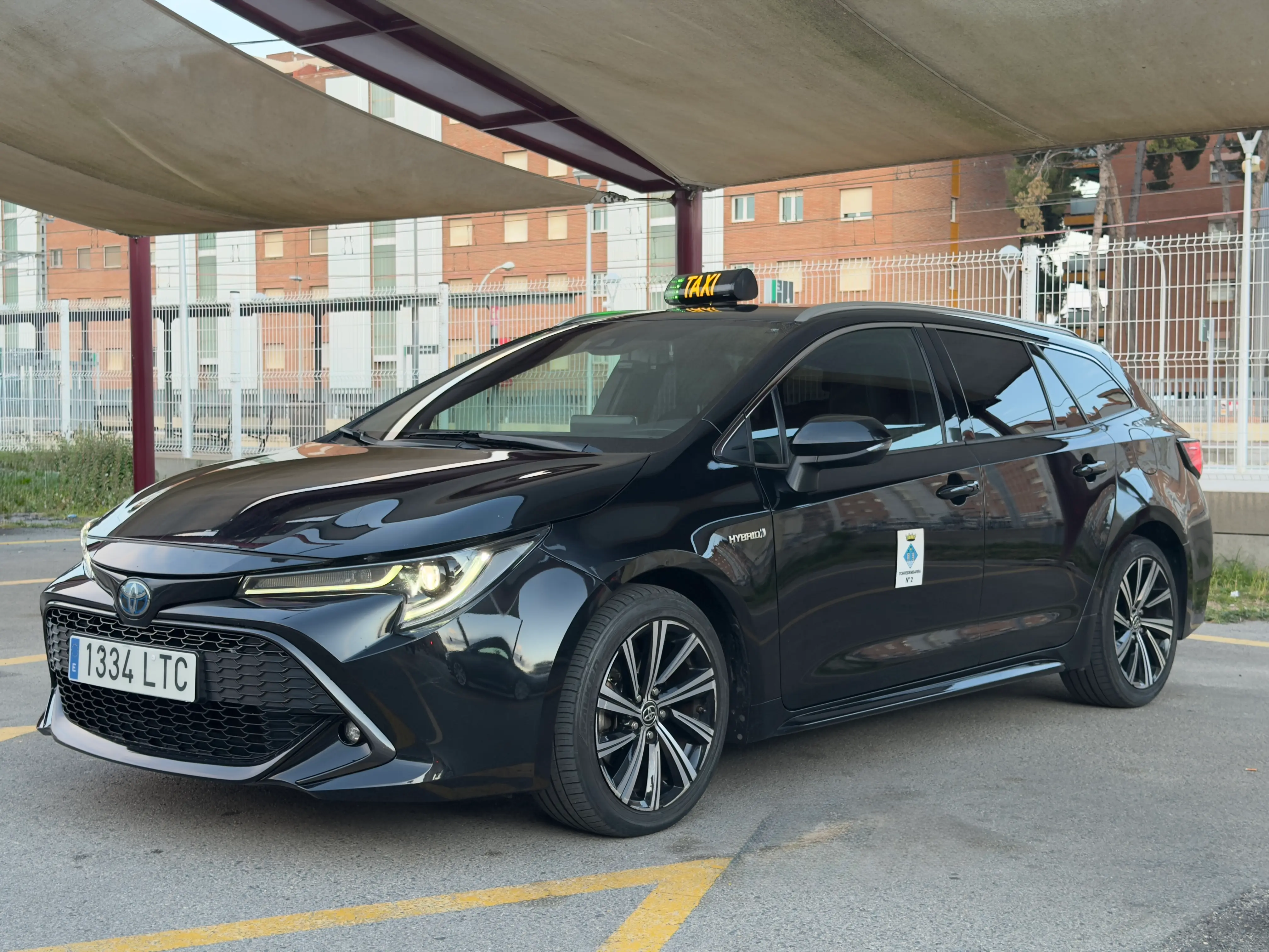 Toyota Corolla Hybrid badge